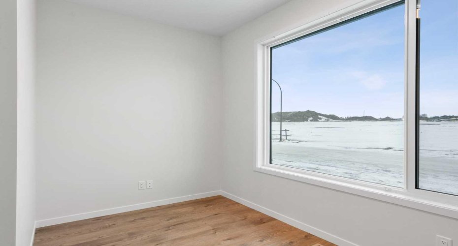 107 Royston Way, Calgary, Alberta T3L 0M4, 3 Bedrooms Bedrooms, ,3 BathroomsBathrooms,Residential,For Sale,Royston,A2277807