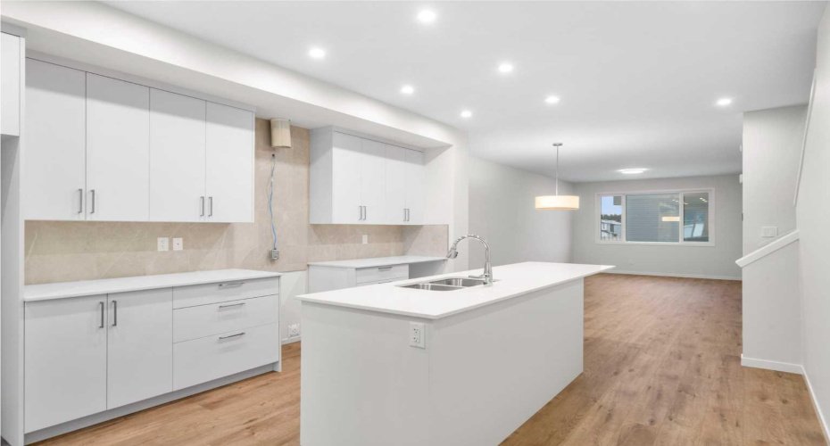 107 Royston Way, Calgary, Alberta T3L 0M4, 3 Bedrooms Bedrooms, ,3 BathroomsBathrooms,Residential,For Sale,Royston,A2277807