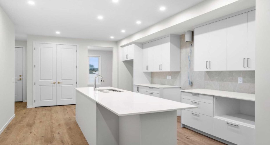 107 Royston Way, Calgary, Alberta T3L 0M4, 3 Bedrooms Bedrooms, ,3 BathroomsBathrooms,Residential,For Sale,Royston,A2277807