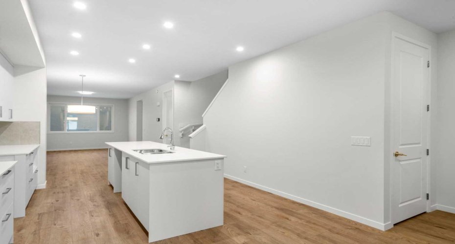 107 Royston Way, Calgary, Alberta T3L 0M4, 3 Bedrooms Bedrooms, ,3 BathroomsBathrooms,Residential,For Sale,Royston,A2277807