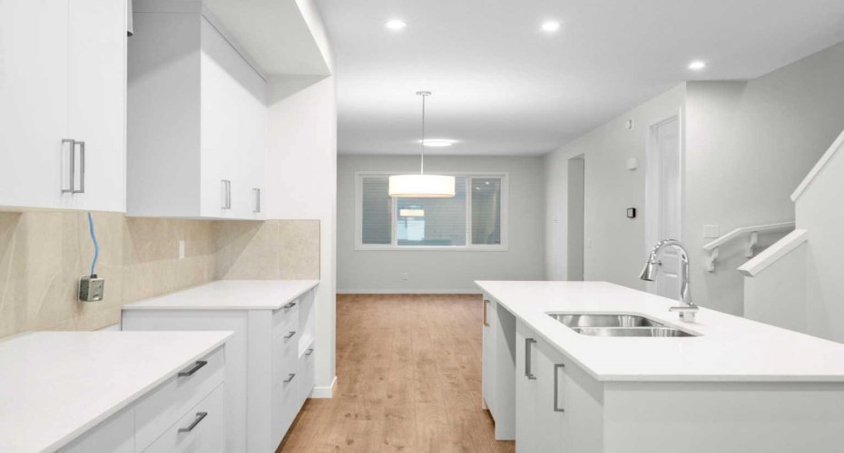 107 Royston Way, Calgary, Alberta T3L 0M4, 3 Bedrooms Bedrooms, ,3 BathroomsBathrooms,Residential,For Sale,Royston,A2277807