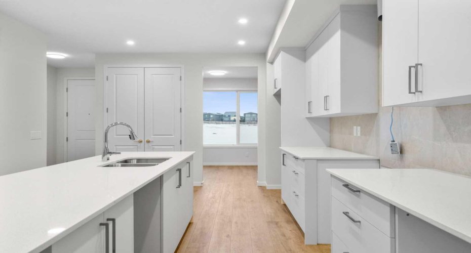 107 Royston Way, Calgary, Alberta T3L 0M4, 3 Bedrooms Bedrooms, ,3 BathroomsBathrooms,Residential,For Sale,Royston,A2277807