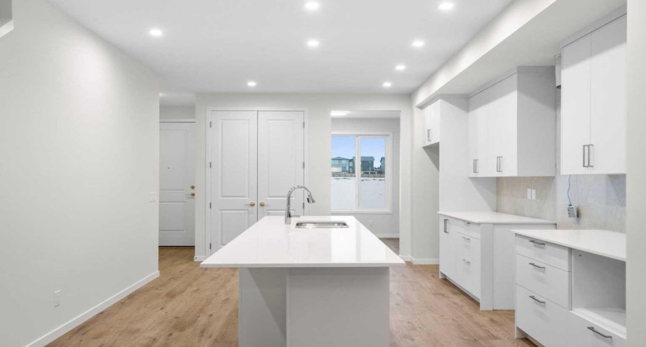 107 Royston Way, Calgary, Alberta T3L 0M4, 3 Bedrooms Bedrooms, ,3 BathroomsBathrooms,Residential,For Sale,Royston,A2277807