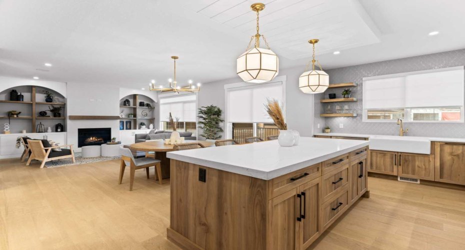 3 Waterford Manor, Chestermere, Alberta T1X 2T9, 8 Bedrooms Bedrooms, ,5 BathroomsBathrooms,Residential,For Sale,Waterford,A2278003