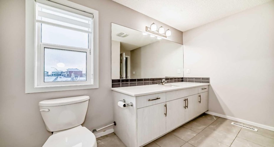 1337 140 Avenue, Calgary, Alberta T2K0E3, 3 Bedrooms Bedrooms, ,3 BathroomsBathrooms,Residential,For Sale,140,A2275880