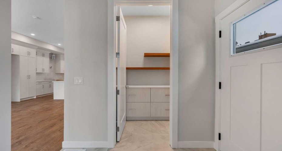 8631 48 Avenue, Calgary, Alberta T3B 2B3, 4 Bedrooms Bedrooms, ,4 BathroomsBathrooms,Residential,For Sale,48,A2276269