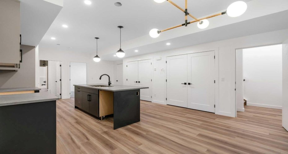 8633 48 Avenue, Calgary, Alberta T3B 2B3, 4 Bedrooms Bedrooms, ,4 BathroomsBathrooms,Residential,For Sale,48,A2276270