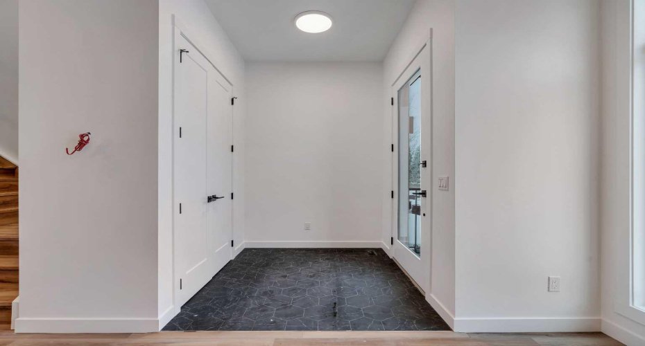 8633 48 Avenue, Calgary, Alberta T3B 2B3, 4 Bedrooms Bedrooms, ,4 BathroomsBathrooms,Residential,For Sale,48,A2276270