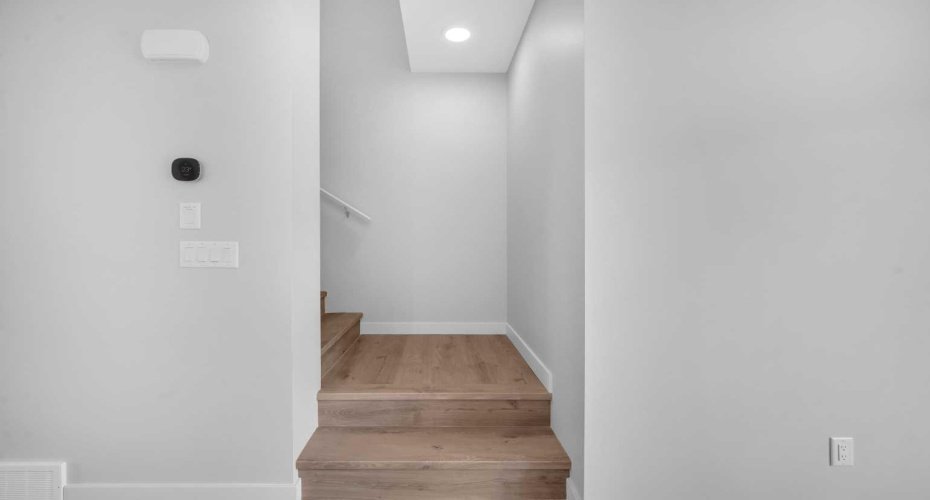 305 Shawnee Square, Calgary, Alberta T2Y0W4, 2 Bedrooms Bedrooms, ,3 BathroomsBathrooms,Residential,For Sale,Shawnee,A2277723