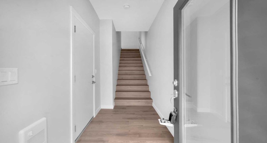 305 Shawnee Square, Calgary, Alberta T2Y0W4, 2 Bedrooms Bedrooms, ,3 BathroomsBathrooms,Residential,For Sale,Shawnee,A2277723