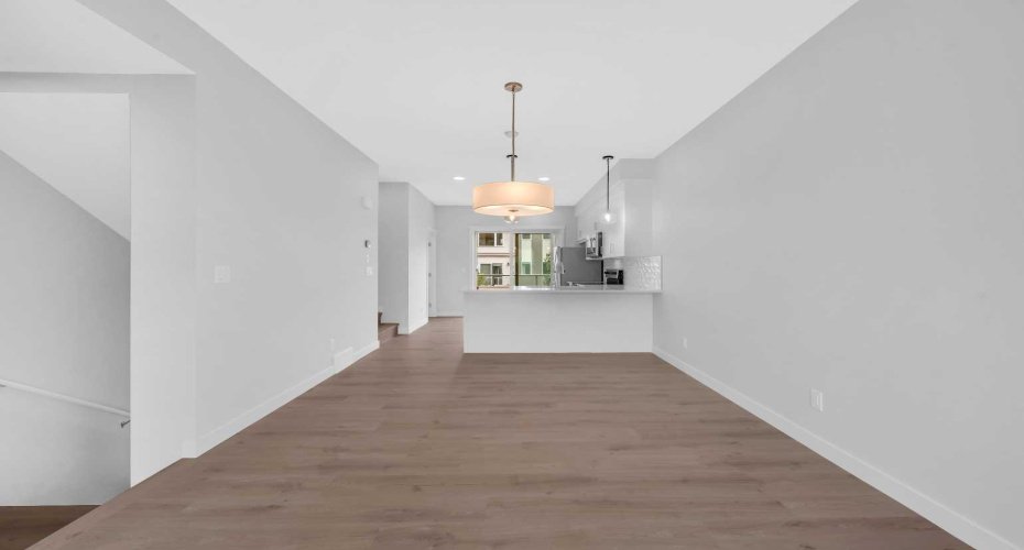 305 Shawnee Square, Calgary, Alberta T2Y0W4, 2 Bedrooms Bedrooms, ,3 BathroomsBathrooms,Residential,For Sale,Shawnee,A2277723