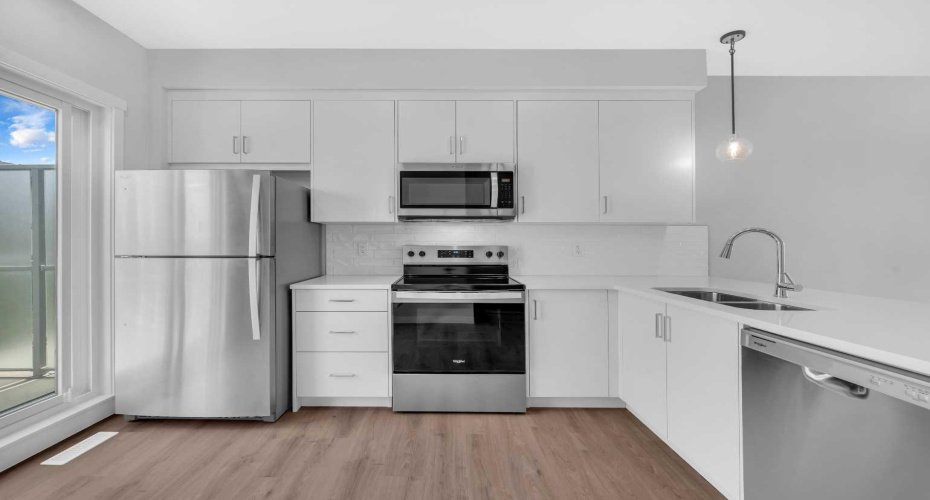 305 Shawnee Square, Calgary, Alberta T2Y0W4, 2 Bedrooms Bedrooms, ,3 BathroomsBathrooms,Residential,For Sale,Shawnee,A2277723