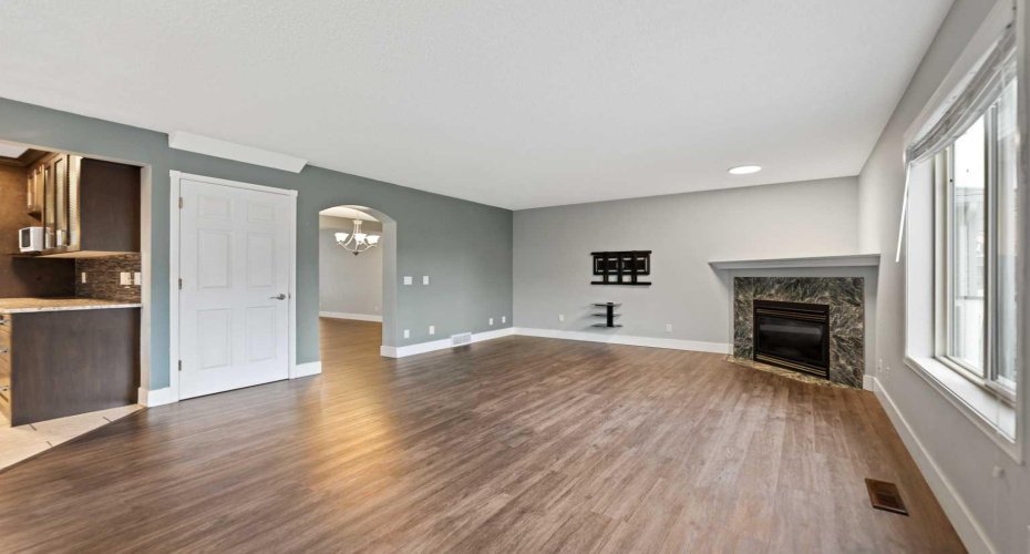 86 Coral Springs Close, Calgary, Alberta T3J 3S4, 5 Bedrooms Bedrooms, ,4 BathroomsBathrooms,Residential,For Sale,Coral Springs,A2277845