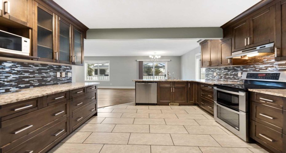 86 Coral Springs Close, Calgary, Alberta T3J 3S4, 5 Bedrooms Bedrooms, ,4 BathroomsBathrooms,Residential,For Sale,Coral Springs,A2277845