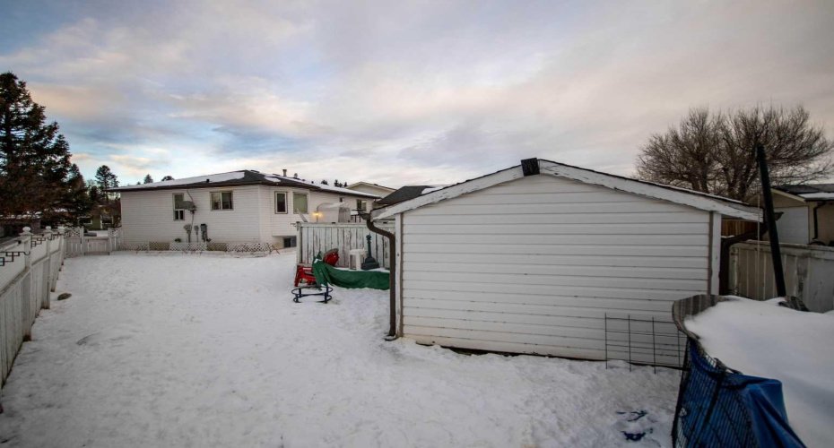 128 10 Avenue, Sundre, Alberta T0M 1X0, 4 Bedrooms Bedrooms, ,3 BathroomsBathrooms,Residential,For Sale,10,A2277995