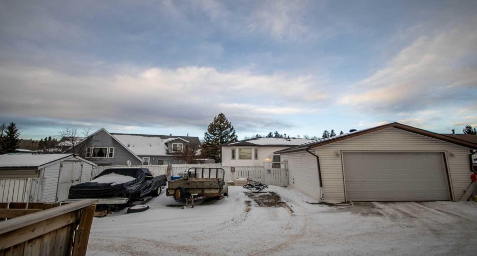 128 10 Avenue, Sundre, Alberta T0M 1X0, 4 Bedrooms Bedrooms, ,3 BathroomsBathrooms,Residential,For Sale,10,A2277995
