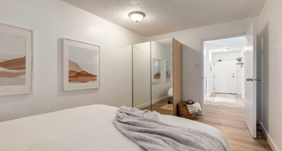 718 12 Avenue, Calgary, Alberta T2R 0H7, 2 Bedrooms Bedrooms, ,1 BathroomBathrooms,Residential,For Sale,12,A2278007