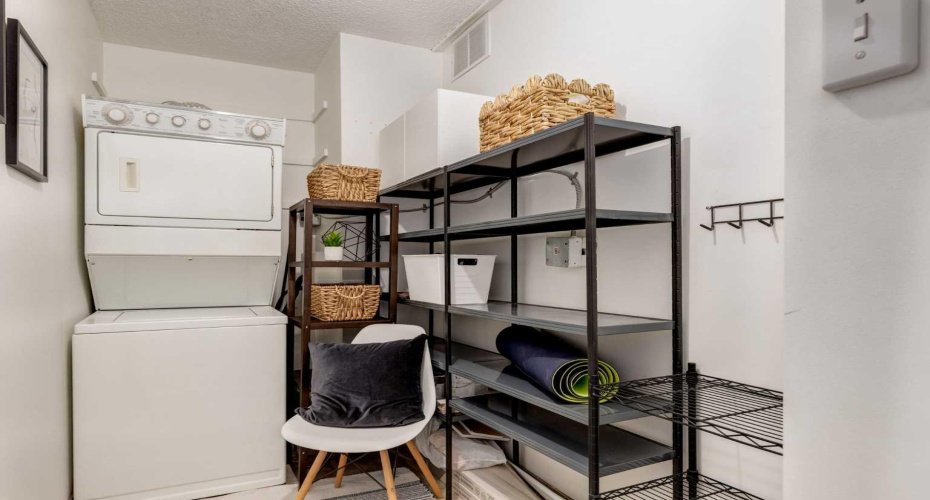 718 12 Avenue, Calgary, Alberta T2R 0H7, 2 Bedrooms Bedrooms, ,1 BathroomBathrooms,Residential,For Sale,12,A2278007