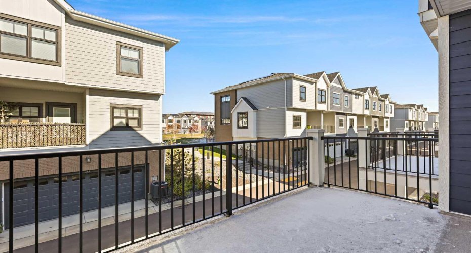 611 Mahogany Road, Calgary, Alberta T3M 3Y3, 2 Bedrooms Bedrooms, ,3 BathroomsBathrooms,Residential,For Sale,Mahogany,A2278057