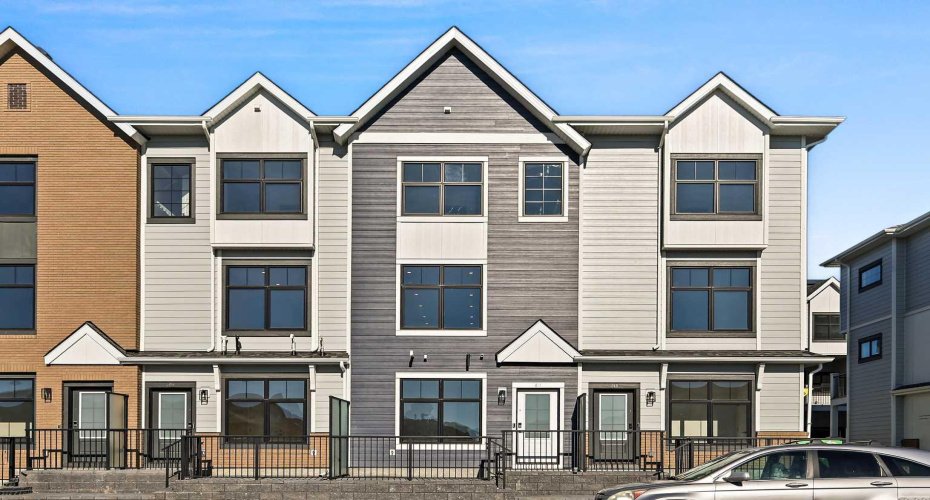 611 Mahogany Road, Calgary, Alberta T3M 3Y3, 2 Bedrooms Bedrooms, ,3 BathroomsBathrooms,Residential,For Sale,Mahogany,A2278057