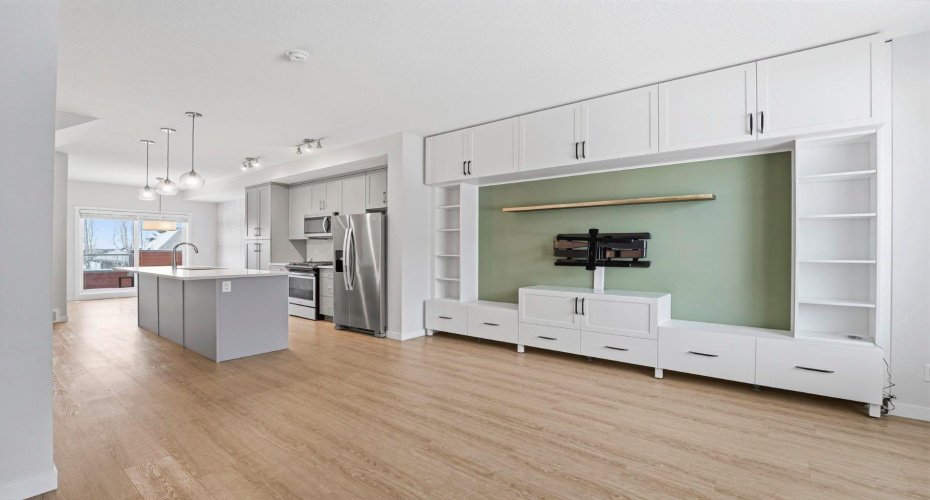 84 Shawnee Common, Calgary, Alberta T2Y 0P9, 2 Bedrooms Bedrooms, ,3 BathroomsBathrooms,Residential,For Sale,Shawnee,A2278103