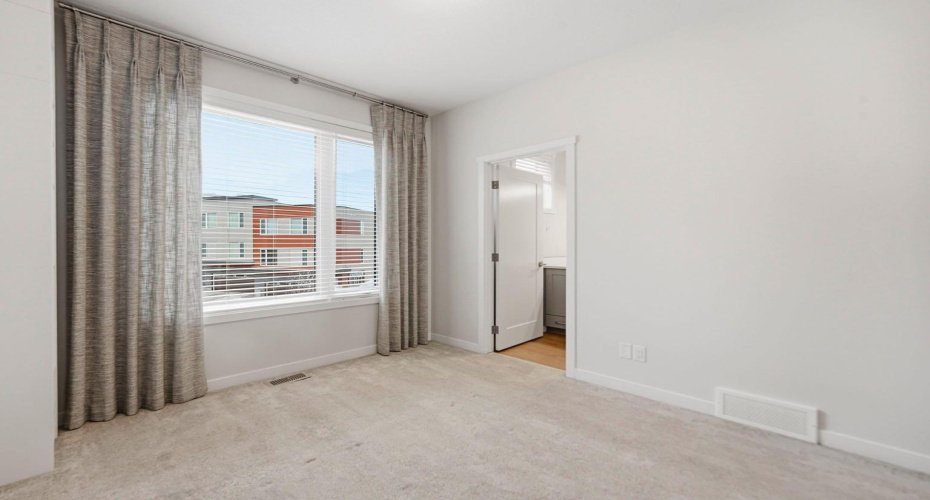 84 Shawnee Common, Calgary, Alberta T2Y 0P9, 2 Bedrooms Bedrooms, ,3 BathroomsBathrooms,Residential,For Sale,Shawnee,A2278103