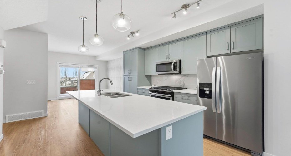 84 Shawnee Common, Calgary, Alberta T2Y 0P9, 2 Bedrooms Bedrooms, ,3 BathroomsBathrooms,Residential,For Sale,Shawnee,A2278103