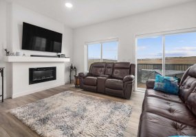 215 Heritage Heights, Cochrane, Alberta T4C 3A7, 3 Bedrooms Bedrooms, ,3 BathroomsBathrooms,Residential,For Sale,Heritage,A2278114