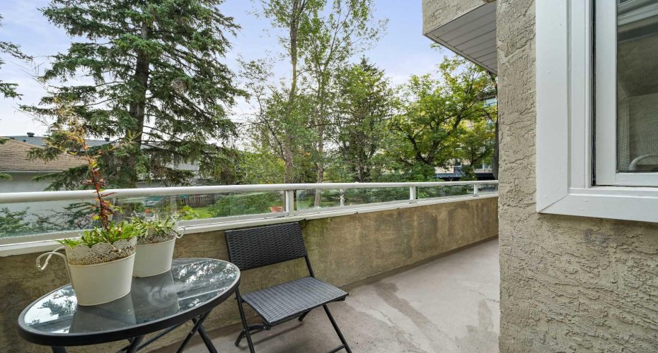 View. Spacious Balcony off Kitchen with view of Downtown.