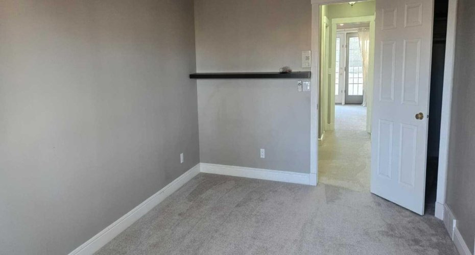 NEW LUXURY HIGH END 60 Oz NEW CARPETING INSTALLED ON THE ENTIRE UPPER FLOOR!  (FEBRUARY 2026).