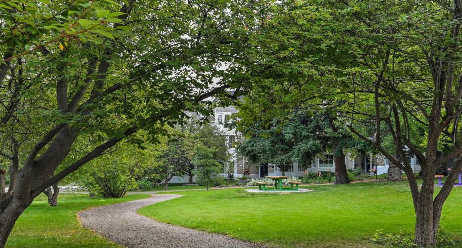 Beautiful Park setting at your door step to enjoy year around. Natural Tranquility!