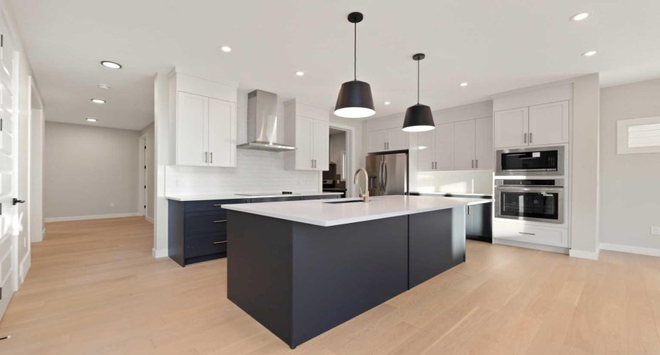 221 South Shore View, Chestermere, Alberta T1X2Y3, 6 Bedrooms Bedrooms, ,5 BathroomsBathrooms,Residential,For Sale,South Shore,A2278133