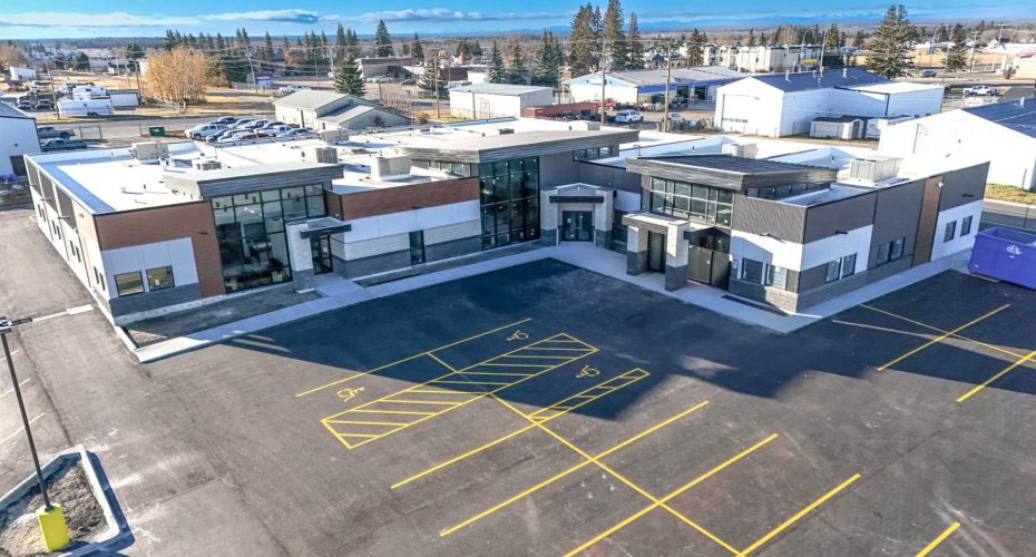 5020 44 Street, Rocky Mountain House, Alberta T4T 1B9, ,Commercial,For Lease,44,A2278183
