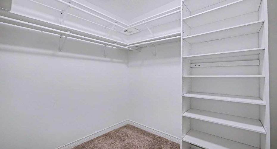 walk-in closet