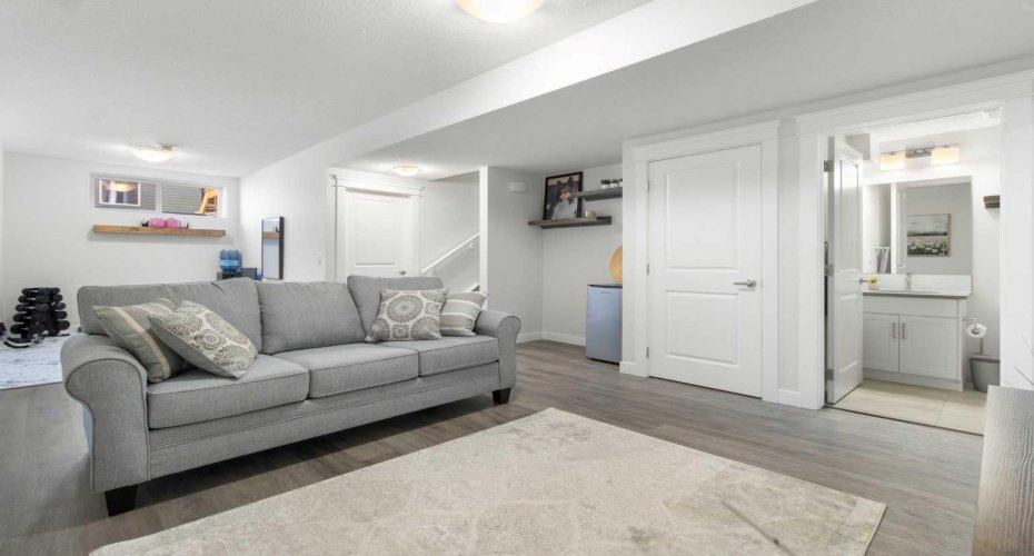 112 Fireside Crescent, Cochrane, Alberta T4C 2A3, 4 Bedrooms Bedrooms, ,4 BathroomsBathrooms,Residential,For Sale,Fireside,A2266771