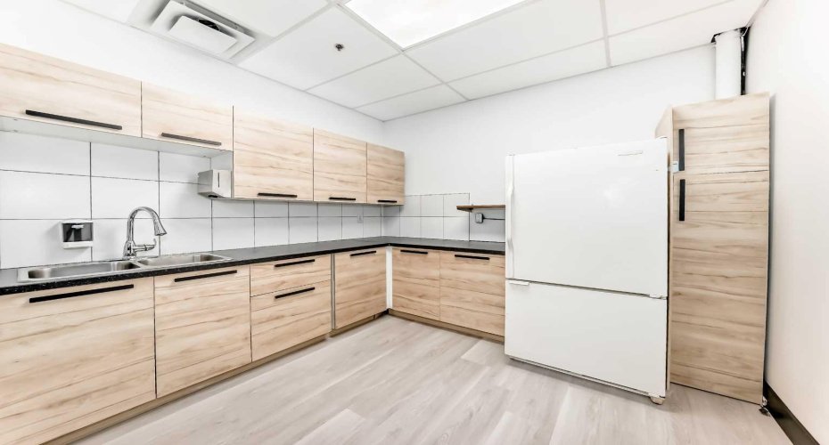 1015 Centre Street, Calgary, Alberta T2E 2P8, ,Commercial,For Sale,Centre,A2277781