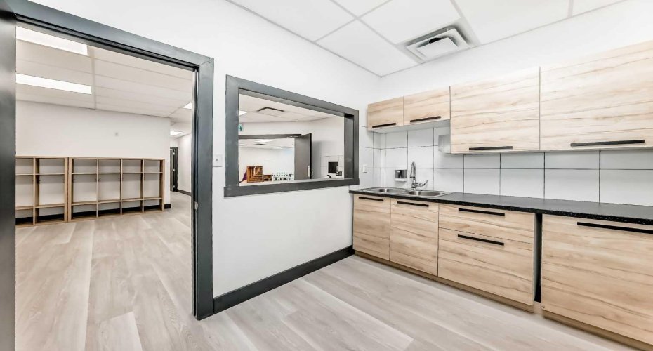 1015 Centre Street, Calgary, Alberta T2E 2P8, ,Commercial,For Sale,Centre,A2277781