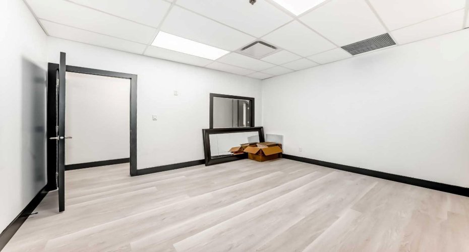 1015 Centre Street, Calgary, Alberta T2E 2P8, ,Commercial,For Sale,Centre,A2277781