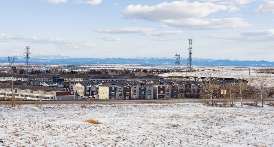 117 Rockyledge View, Calgary, Alberta T3G5X1, 2 Bedrooms Bedrooms, ,3 BathroomsBathrooms,Residential,For Sale,Rockyledge,A2278263