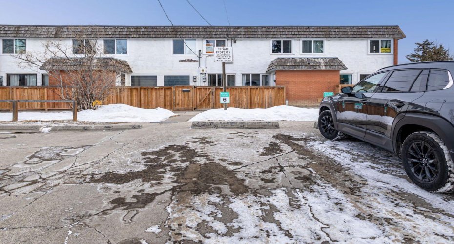 6147 Buckthorn Road, Calgary, Alberta T2K 2Z2, 2 Bedrooms Bedrooms, ,1 BathroomBathrooms,Residential,For Sale,Buckthorn,A2278314