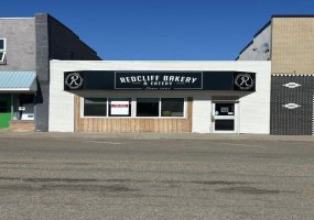 8 3 Street, Redcliff, Alberta T0J 2P0, ,Commercial,For Sale,3,A2278360 8 3 Street, Redcliff, Alberta T0J 2P0, ,Commercial,For Sale,3,A2278360