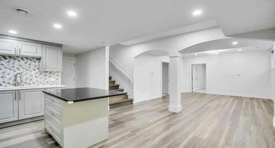 41 Howse Heights, Calgary, Alberta T3P 1N9, 6 Bedrooms Bedrooms, ,6 BathroomsBathrooms,Residential,For Sale,Howse,A2272333