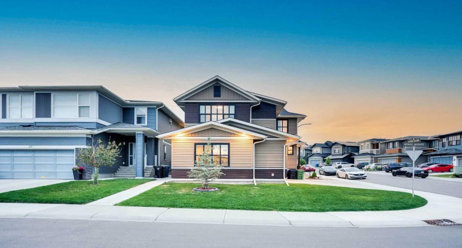 41 Howse Heights, Calgary, Alberta T3P 1N9, 6 Bedrooms Bedrooms, ,6 BathroomsBathrooms,Residential,For Sale,Howse,A2272333