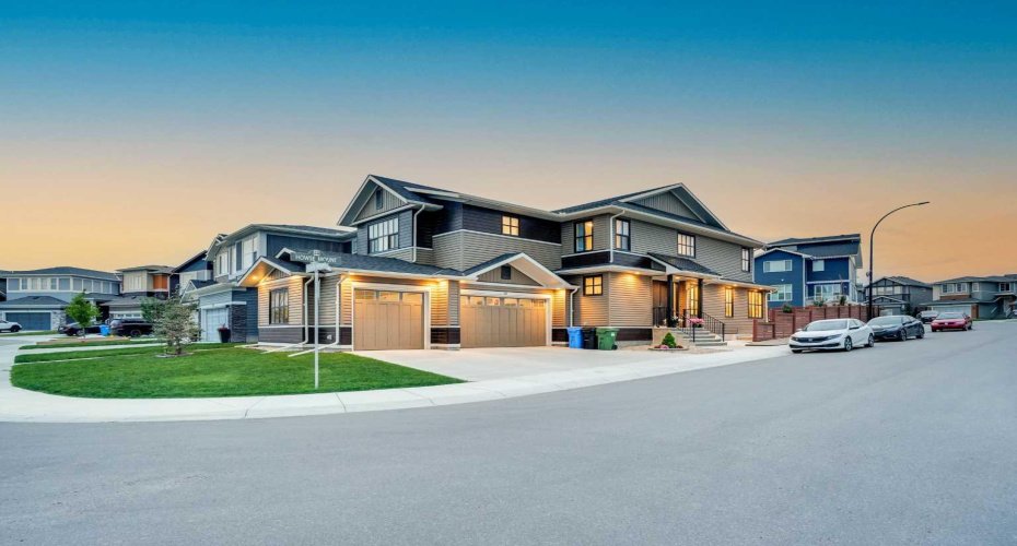 41 Howse Heights, Calgary, Alberta T3P 1N9, 6 Bedrooms Bedrooms, ,6 BathroomsBathrooms,Residential,For Sale,Howse,A2272333