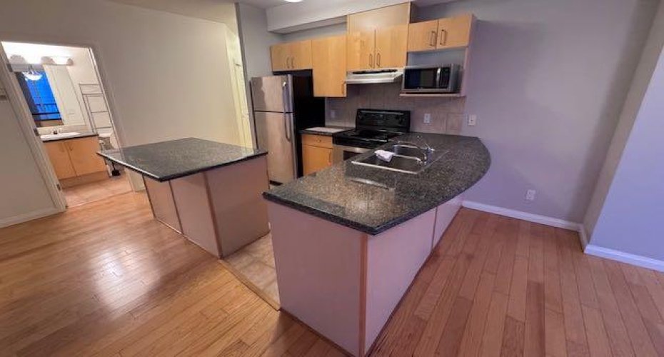 108 15 Avenue, Calgary, Alberta T2G 5R9, 2 Bedrooms Bedrooms, ,1 BathroomBathrooms,Residential,For Sale,15,A2278000