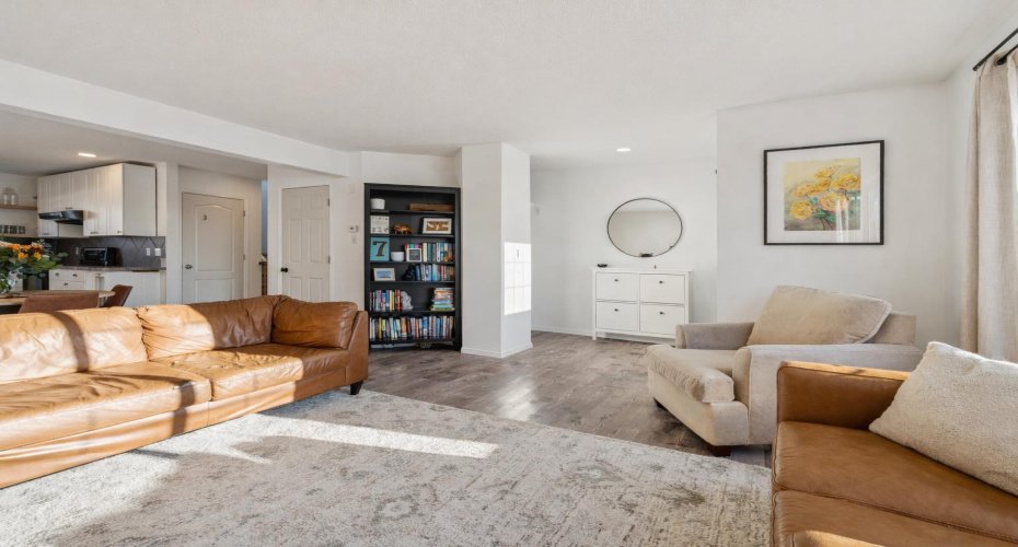 304 Ross Avenue, Cochrane, Alberta T4C 2J5, 4 Bedrooms Bedrooms, ,4 BathroomsBathrooms,Residential,For Sale,Ross,A2278313