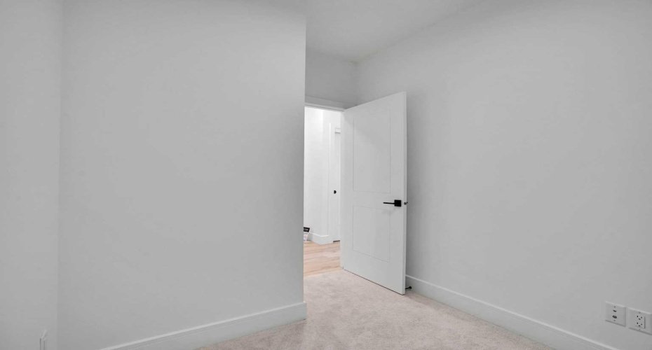 370 Dieppe Drive, Calgary, Alberta T3E 0E6, 1 Bedroom Bedrooms, ,1 BathroomBathrooms,Residential,For Sale,Dieppe,A2278357