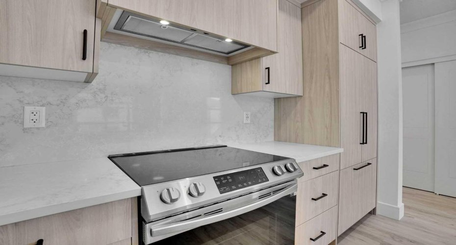 370 Dieppe Drive, Calgary, Alberta T3E 0E6, 1 Bedroom Bedrooms, ,1 BathroomBathrooms,Residential,For Sale,Dieppe,A2278357