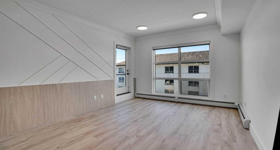 370 Dieppe Drive, Calgary, Alberta T3E 0E6, 1 Bedroom Bedrooms, ,1 BathroomBathrooms,Residential,For Sale,Dieppe,A2278357