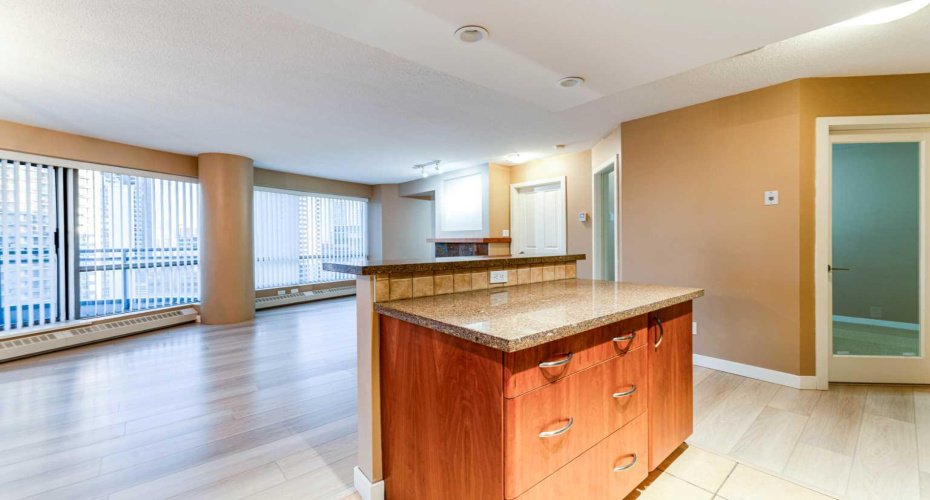 1078 6 Avenue, Calgary, Alberta T2P 5N6, 2 Bedrooms Bedrooms, ,2 BathroomsBathrooms,Residential,For Sale,6,A2278439